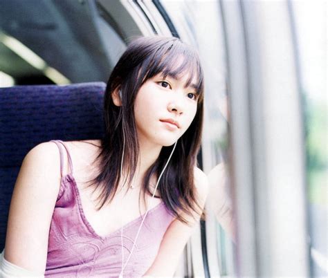 She was raised in naha by her parents and siblings. Diễn viên Yui Aragaki: Tiểu sử, tin tức và các phim tham gia