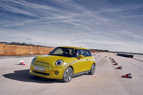 2020 Mini Cooper Se First Drive Review Uncompromised Electric Fun