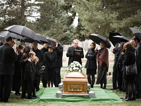 ΟΔΥΣΣΕΙΑ: "Γιατί τόσοι ΠΟΛΛΟΙ Αμερικανοί πεθαίνουν νωρίς;".... ΟΥΤΕ τό