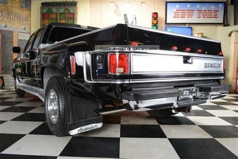 Maybe you would like to learn more about one of these? 1979 Chevrolet C30 double cabin - Car Photo and Specs
