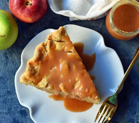 My take on a low calorie version of boston market's cinnamon apples. Caramel Apple Pie - Modern Honey