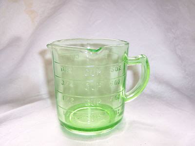 Vintage Kelloggs Vaseline Green Depression Glass Spout Measuring Cup