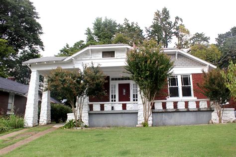 The value and luxury built into our long list of amenities are what sets us apart. House for Rent - 1352 Faxon Ave, Memphis, TN, 38104 $1250