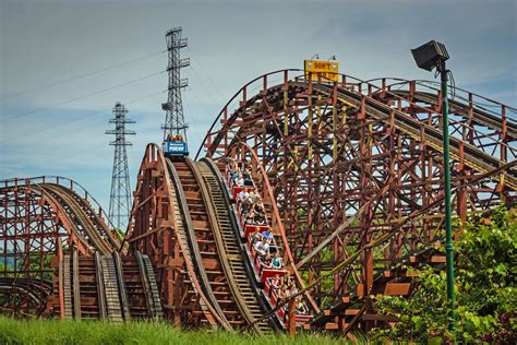 ♥ send us some love ♥. MÖBIUS LOOP COASTER VIDEOS & FACTS - COASTERFORCE
