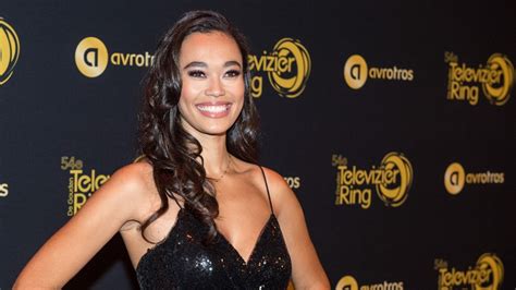 Singer, signed at cornelis music tv host at avrotros & talpa.romy monteiro. Romy Monteiro geeft toe 'gelukkiger dan ooit' te zijn ...