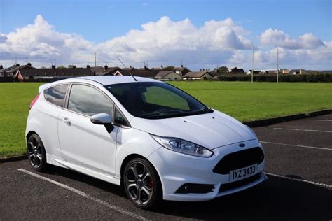 2015 Ford Fiesta St St 2 Frozen White Fantastic Condition And Low