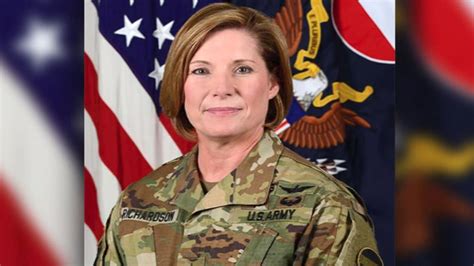 laura j richardson is first woman to lead the largest command in the us army cnn