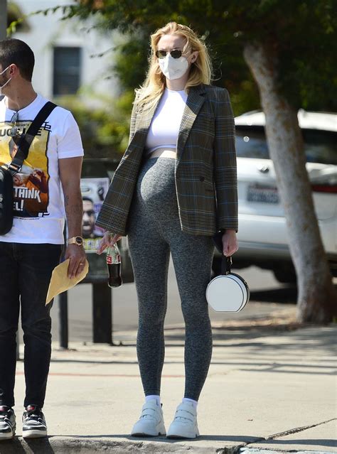 Pregnant Sophie Turner And Joe Jonas Out In Los Angeles 06