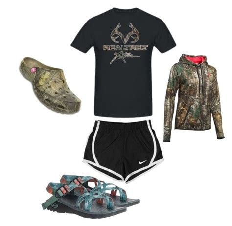 Revealed back in october, the balenciaga x crocs collaboration became a reality on the runway in paris. Anyone know where to get camo crocs? | Cute outfits, Pink ...