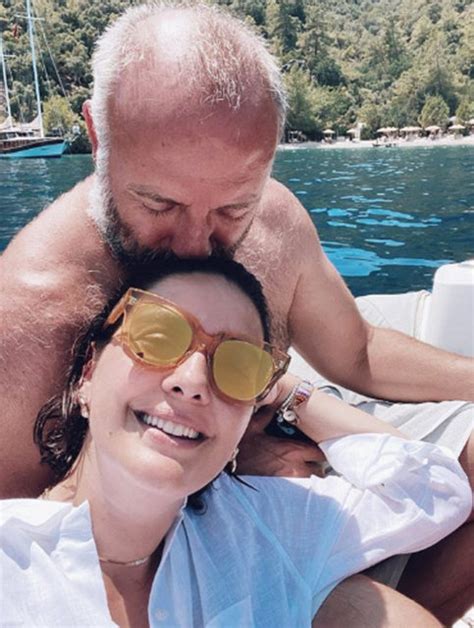 Bergüzar Korel ile eşi Halit Ergenç ten aşk pozu Magazin haberleri