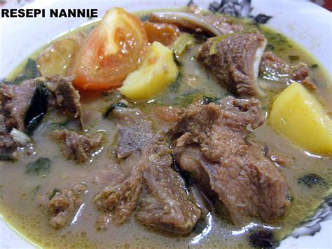 A simple soup dish cooked using fresh ingredients very tasty indeed. RESEPI NANNIE: Sup daging Siam