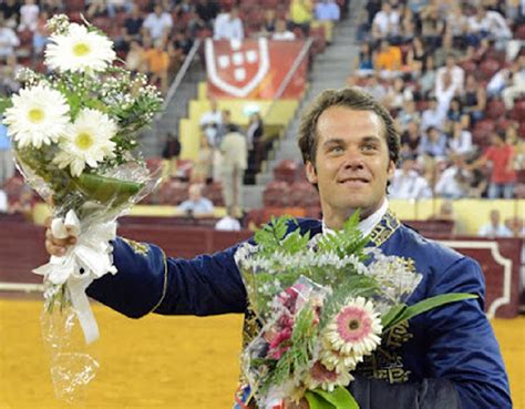Ask anything you want to learn about joão moura by getting answers on askfm. João Moura Caetano: "O Campo Pequeno é o lugar ideal para ...