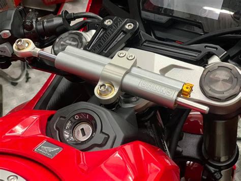 Thanks to the superior pressurized design and extremely tight manufacturing tolerances, the damper delivers supreme performance and agility, and with the wide adjustment range it is easy. GT PROJECT 釘把碼+OHLINS STEERING DAMPER釘把 - 晨星