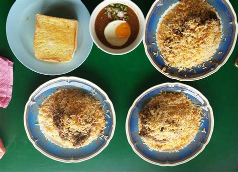 Pengenalan resepi nasi briyani ayam atau biryani (beriani) adalah hidangan yang menpunyai kemiripan dengan nasi nasi beriani gam, satu pandangan tersendiri bagi hidangan terkenal dan kegemaran dalam negeri johor malaysia selatan, terutama sekali dalam daerah muar dan batu pahat. Review of Nasi Baryani Mohd Shah, Batu Pahat — FoodAdvisor