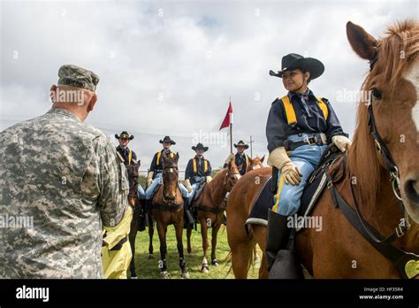 Us Army Chief Of Staff Gen Ray Odierno Speaks With Soldiers From The