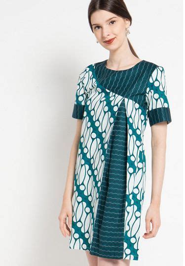 Tapi, sejumlah dari mereka yang tidak hendak terlihat lebih gempal seringkali memilih baju. 35 Model Dress Batik Modern Masa Kini 2019, Terbaru ...