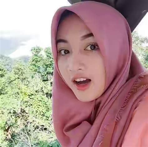 Watch all featured hijab masturbation indonesia xxx vids right now. MEMEK vs KONTOL: cewek berjilbab vs cewek biasa