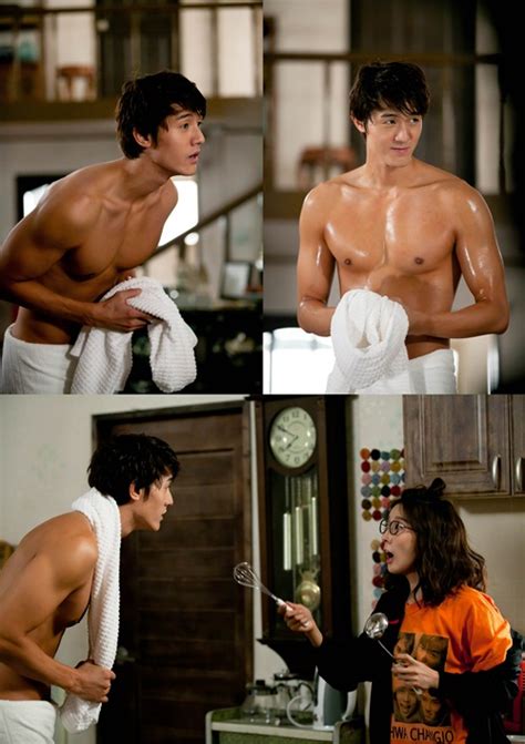Lee Ki Woos Attractive Shoulders Hancinema The Korean Movie And Drama Database