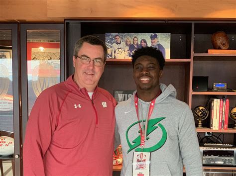 2021 S Rod Moore Jr Releases Top 10 Wisconsin Offers Te Miles Campbell