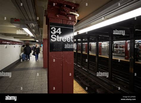34th Street Subway Penn Station Platform New York City Usa Stock Photo