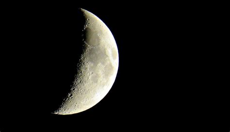Maybe you would like to learn more about one of these? Moon over Massapequa, New York. Waxing Gibbous. 36 Percent ...