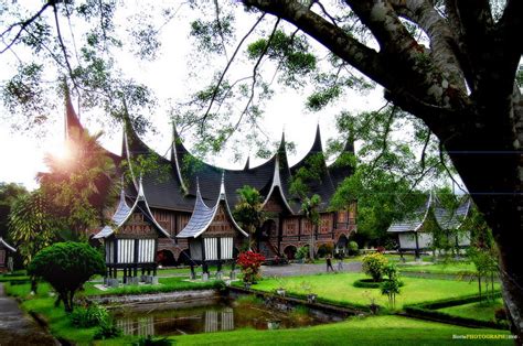Bentuk rumah gadang diibaratkan menyerupai. Asal usul bentuk rumah gadang - Blog News Indonesia