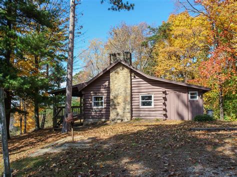 Romance is the theme of this luxury cabin built for 2.no additional people are permitted. Settler - Hocking Hills - Logan | Romantic cabin getaway ...
