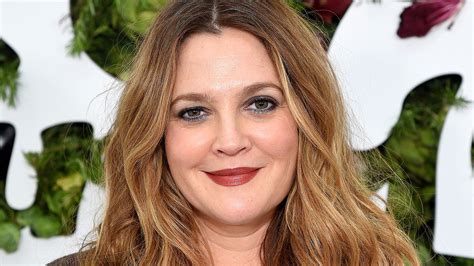 Drew Barrymore Uses Flower Beauty Nude Waterline Eyeliner