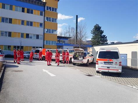 Muss ich mich in den kliniken erkunden? Coronavirus in Salzburg: Krankenhaus Hallein und Klinikum ...