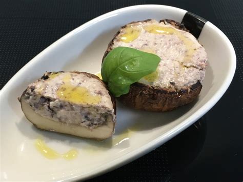 Champignons mit Feta und Oliven gefüllt Rezept