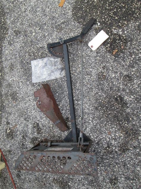 Can metal detectors detect or find aluminum? Dixie Chopper LT2500 Silver Eagle Riding Mower Chute Raise ...