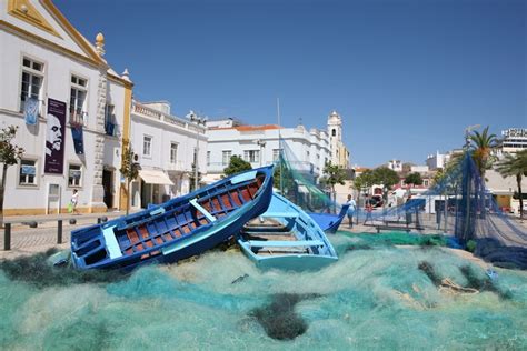 We thank you for your preference and invites you to discover the best places and stories of this algarve city. Mis lugares favoritos: PORTIMAO. Una ciudad con carácter ...