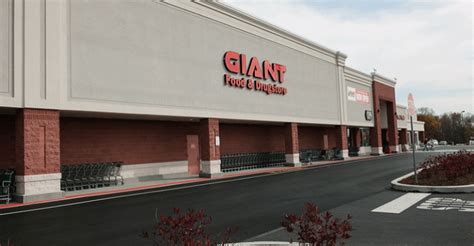We carry fresh, healthy foods, and supermarket staples from your favorite brands all available for delivery. Giant Food expands Peapod grocery delivery | Supermarket News