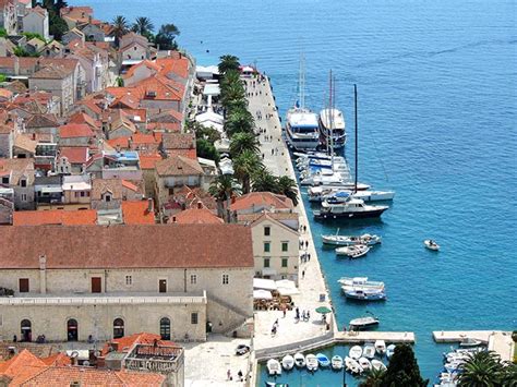 A croácia é um país europeu, banhado pelo mar adriático, repleto de lindas praias e ilhas como a brioni, com os seus restos arqueológicos do período romano. Dicas de Hvar: Uma das ilhas mais badaladas da Croácia