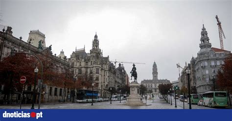 Nestes concelhos continua a haver recolher obrigatório entre as 13h00 e a 5h00 nos próximos dois fins de semana. Proibido circular entre concelhos entre as 23h de hoje e as 05h de quarta-feira no continente ...