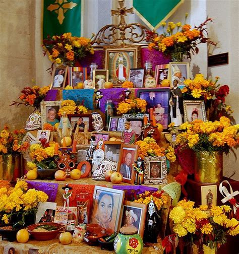 Dia De Los Muertos Altars Dia De And Mexicans