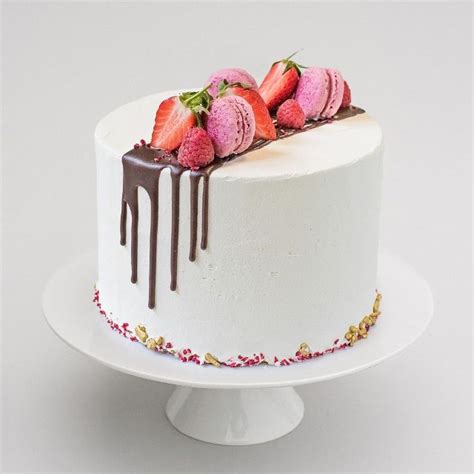 Frosted Victoria Sponge Drip Cake Planet Cake Victoria Sponge Cake Chocolate Drip Girl Cake