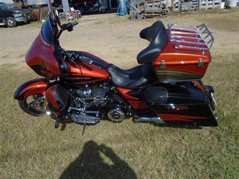 The street glide is already pretty awesome, especially in this years anniversary paint, legend blue denim. 2017 SESG w/2013 tour pack - Harley Davidson Forums