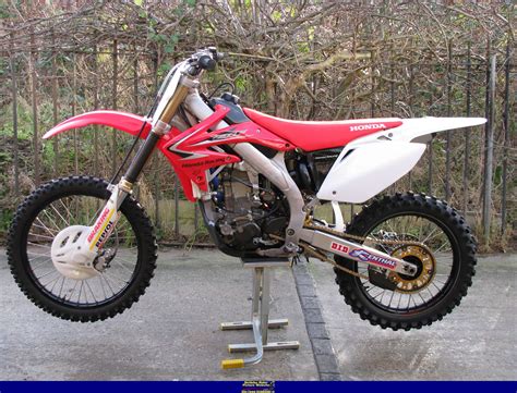 We've taken the crf450r and upped the game. 2006 Honda CRF 450 R: pics, specs and information ...