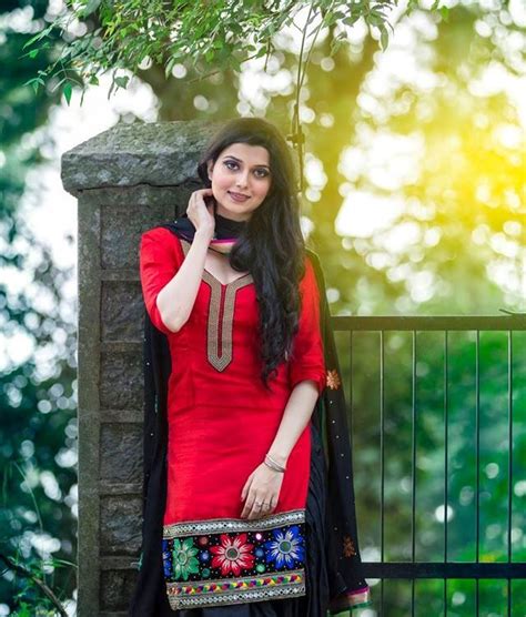 Nimrat Khaira Beautiful Simple Pakistani Dresses Nimrat Khaira