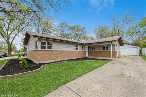 321 N Orchard Dr Park Forest Il 60466 Mls 11760093 Redfin