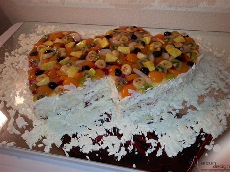Für meine mama möchte ich auch etwas selber machen, natürlich wird mit hilfe der enkelkinder gebacken: Torte Herzform Hochzeit - Hochzeits Idee