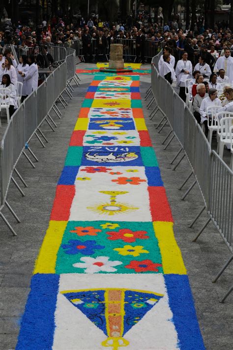 Fotos Cat Licos Confeccionam Tapetes De Rua Para Celebrar Corpus Christi Uol