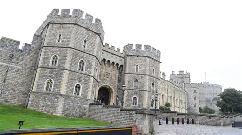 Visitors to windsor castle will see some unique pictures as they walk through the castle's historic waterloo chamber. Coronavirus: Queen delivers historic message to nation ...