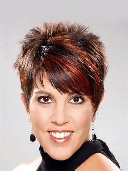 The Karen Haircut Everyone’s Avoiding Right Now | Short spiky haircuts
