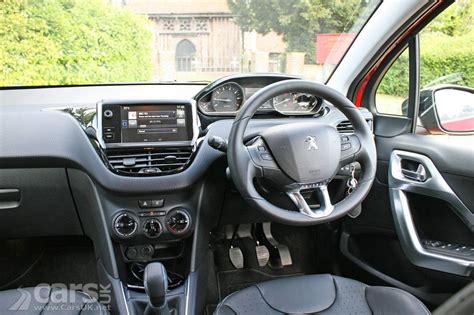 Achat voiture occasion peugeot 208 allure. Peugeot 208 Allure 1.2 PureTech 110 Review (2016) | Cars UK