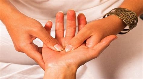 beneficios de los masajes de manos