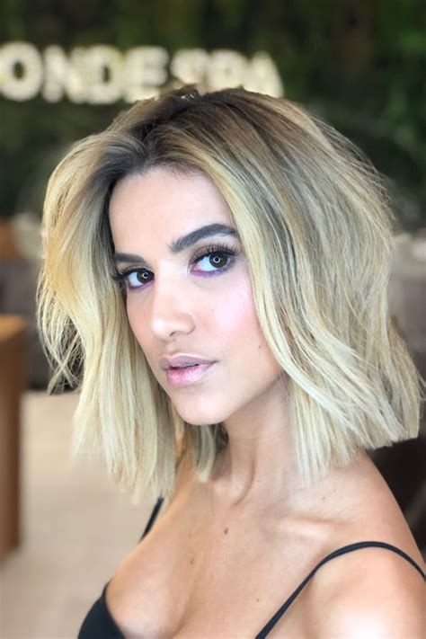 Manu gavassi e o duo anavitória foram convidadas pela anacapri para fazerem uma homenagem às mulheres mais importantes de suas vidas. Manu Gavassi muda o visual: "Muito mais prático" - Glamour ...