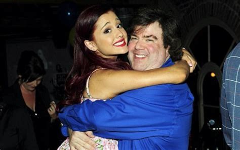 dan schneider acosador la teoría de abusos sexuales y pedofilia en nickelodeon