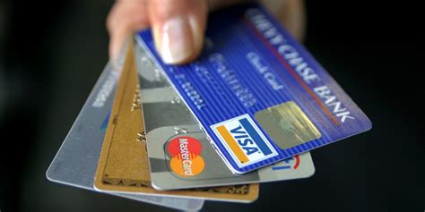 Berbicara mengenai kartu debit bca sendiri ternyata terdapat sebuah angka atau kode yang ada di bagian belakang kartu. Bagian Kartu Debit : Kartu Debit Online Terbaik 2018 Untuk ...